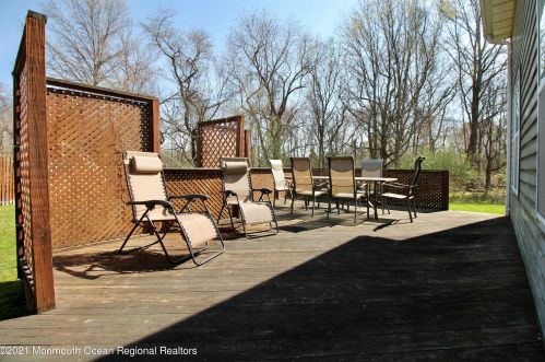 210 Kentucky Way, East Freehold NJ 07728-4657 exterior