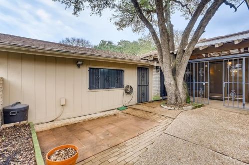 8114 Ct, Austin TX 78759-8726 exterior