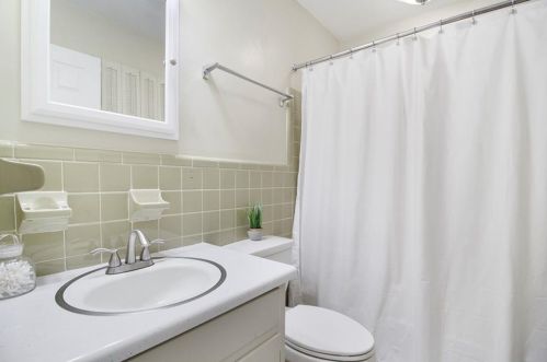 2852 Caraway Dr, Tucker GA 30084-2337 exterior