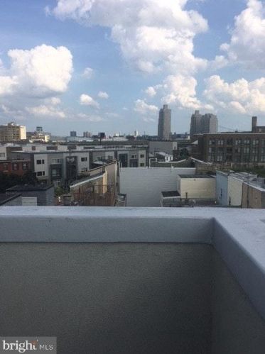 148 Girard Ave, Philadelphia PA  19123-1625 exterior