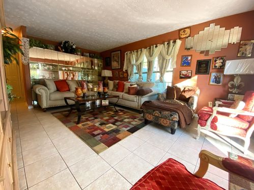 1261 Sudder Ave, Fort Pierce, FL 34953-1422