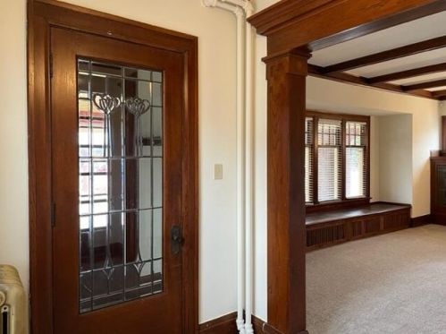 2247 84th St, Milwaukee, WI 53227-1739