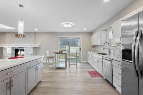 5933 79th St, Milwaukee WI  53218-1716 exterior