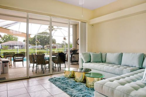 272 Surfside Ave, Fort Pierce FL  34983-1286 exterior