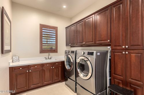 25401 45th Dr, Phoenix AZ  85083-2243 exterior