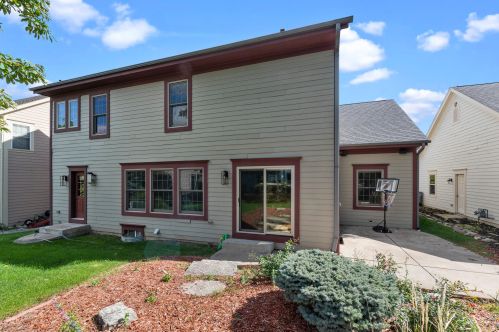 3811 Centennial Cir, Milwaukee WI  53221-5746 exterior