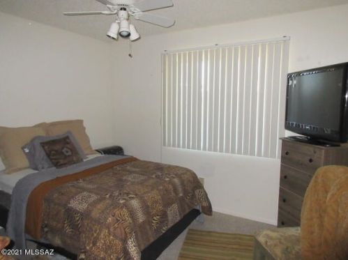 1888 La Osa St, Tucson AZ  85705-2153 exterior