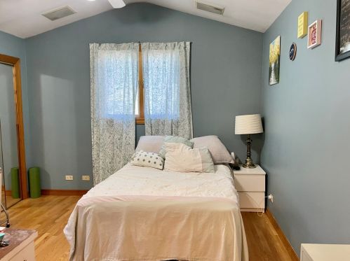 2108 Belle Plaine Ave, Chicago IL 60618-2102 exterior