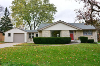 7227 Iroquois Rd, Milwaukee WI  53217-3446 exterior