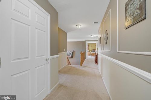 5 Cobblestone Ct, Columbus NJ 08022-1969 exterior