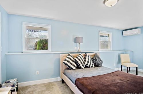 39 Tra Mart Dr, Uncasville CT  06382-1115 exterior