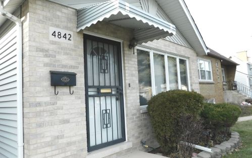 4842 Lotus Ave, Chicago, IL 60638-1718
