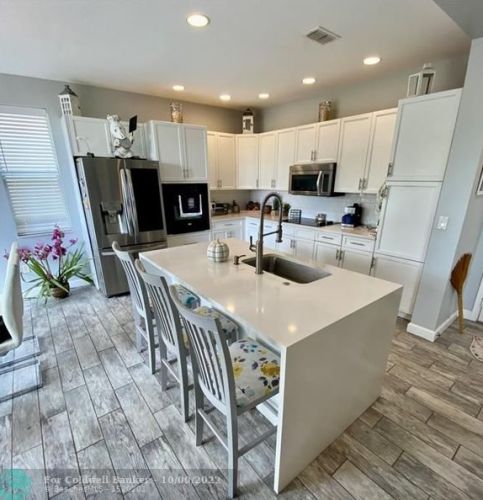 12049 Knightsbridge Ln, Fort Pierce FL 34987-2731 exterior