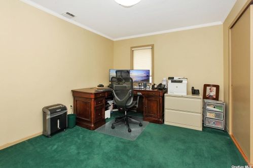 741 Park Ct, Valley Stream NY 11581-3507 exterior