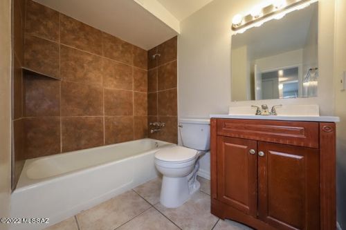 7025 Mary Dr, Tucson AZ  85730-1714 exterior