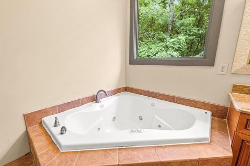 6372 Falcon Ln, Gainesville GA 30506-2429 exterior