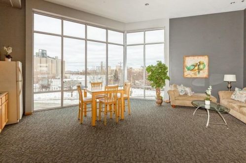 2121 Kinnickinnic Ave, Milwaukee WI  53207-1327 exterior