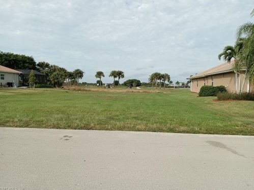 18463 Royal Hammock Blvd, Naples FL 34114-8931 exterior