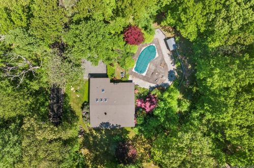 24 Beckwith Rd, Deep River CT 06419-1105 exterior