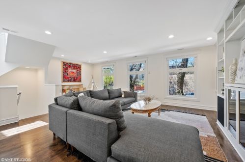 1733 Hoyne Ave, Chicago IL 60647-5541 exterior