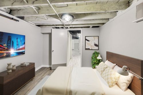 6878 Lehigh Ave, Chicago IL  60646-1406 exterior