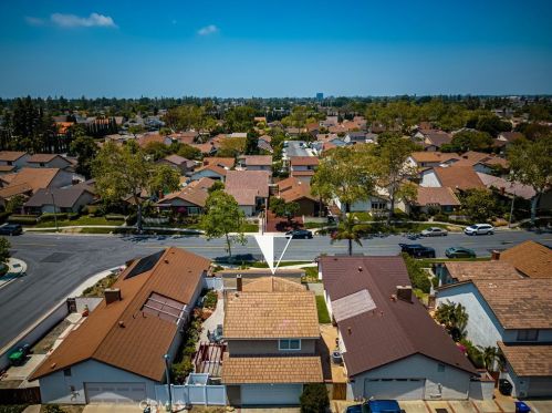 14402 Raintree Rd, Tustin CA  92780-6930 exterior