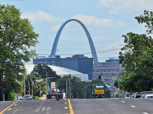 1221 Hebert St, Saint Louis MO 63107-3810 exterior