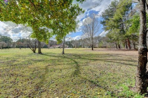 4596 Lenora Church Rd, Lithonia GA 30039-5626 exterior