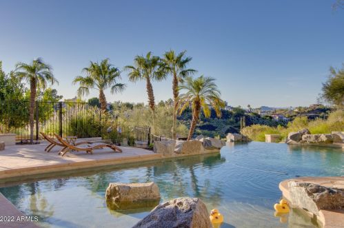 14461 15th Ave, Phoenix AZ  85023-5176 exterior