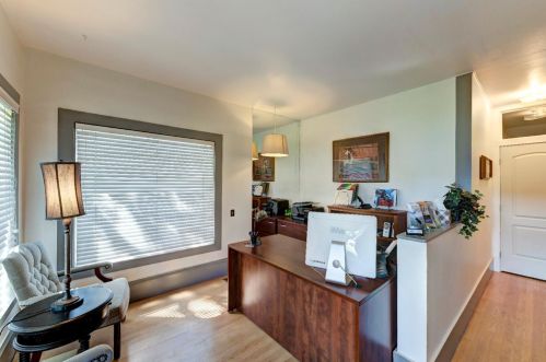 102 Natoma St, Folsom CA 95630-3011 exterior