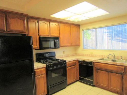 103 Rugosa Dr, Folsom CA 95630-2919 exterior