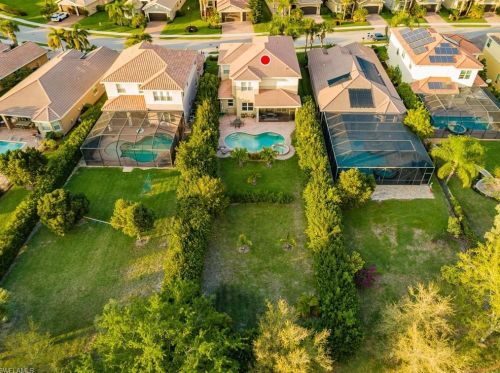 6480 Marbella Dr, Naples FL 34105-5040 exterior