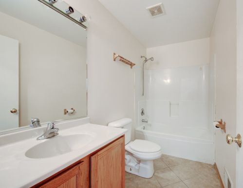 1315 Kildare Ave, Chicago IL 60651-1728 exterior