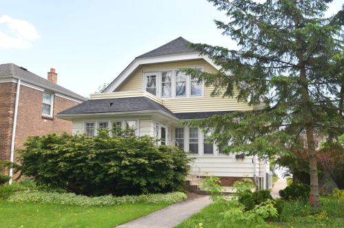 3238 50th St, Milwaukee, WI 53216-3212