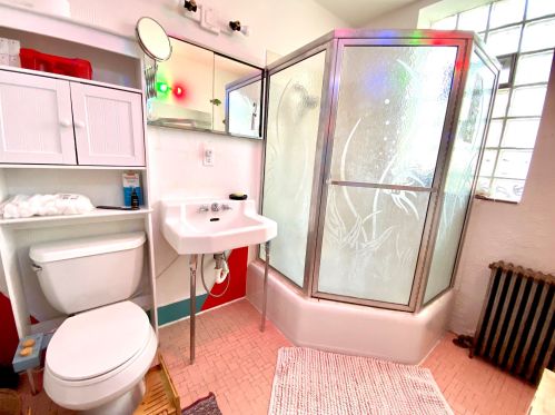 1985 Muskego Ave, Milwaukee WI 53204-3600 exterior