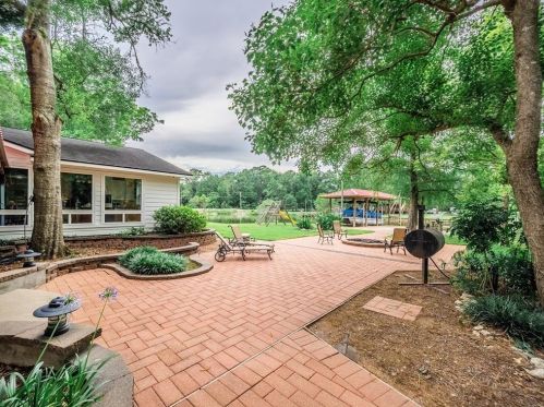 11 Lakeview Dr, Huntsville TX 77320-0247 exterior