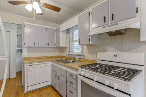 4306 Blacks Rd, Hebron OH 43025-9016 exterior