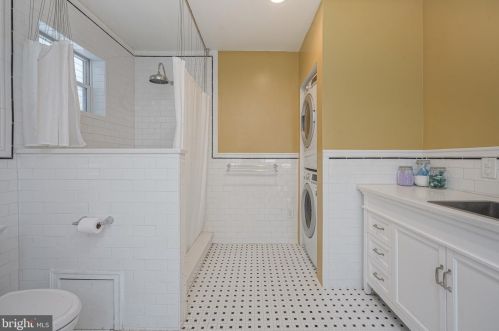 2202 Cumberland St, Philadelphia PA 19125-2204 exterior