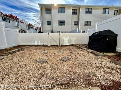 271 Clubhouse Dr, Middletown NJ 07748-1340 exterior