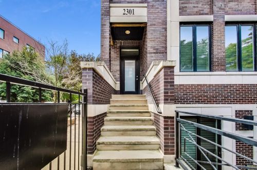 2301 Wabansia Ave, Chicago IL  60647-6193 exterior