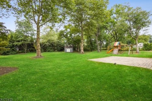 62 Dale Dr, Chatham Township NJ  07928-1639 exterior