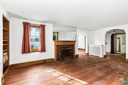 1 Hawthorne Rd, Duluth MN 55812-1936 exterior