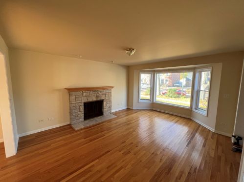 9831 Oakley Ave, Chicago, IL 60643-1738