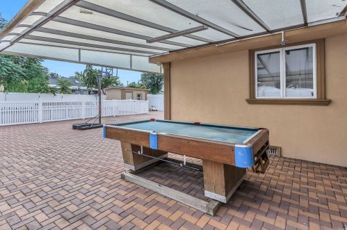 797 Corona Ave, Valley Stream NY 11580-4348 exterior