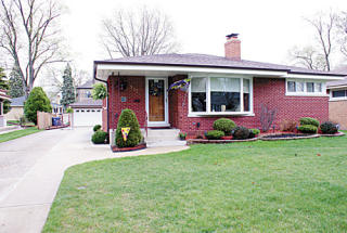 925 Prospect Ave, Elmhurst, IL 60126-5007