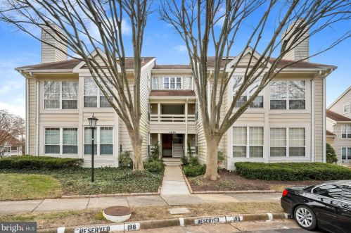 4505 Hazeltine Ct, Alexandria, VA 22312-3204