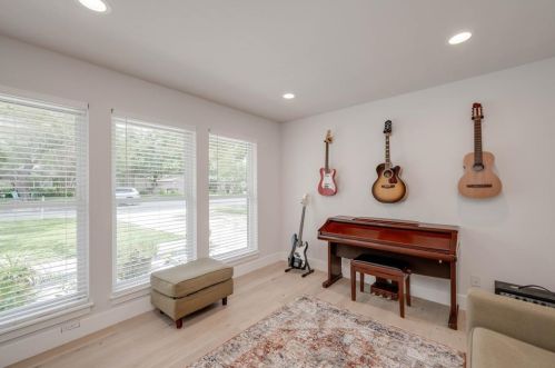 5405 Fairmont Cir, Austin TX 78745-2757 exterior