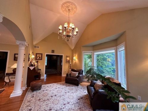 21 Southfield Rd, Edison NJ 08820-3141 exterior