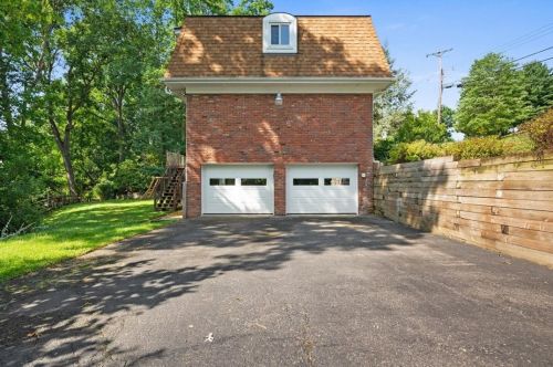 309 Highland Pne Ct, Pittsburgh PA 15237-2019 exterior