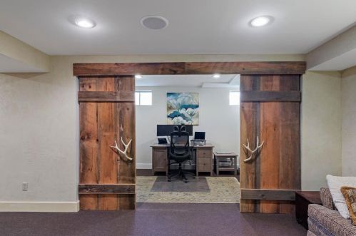 2332 Divot Dr, Saint Louis MO 63131-3240 exterior